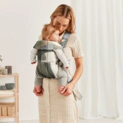 BabyBjörn Mini Cotton Draagzak - Khaki Groen -Beste Kinderserie Winkel BabyBj rn Mini Cotton Draagzak Khaki Groen 4 6adb