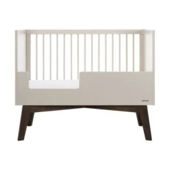 Kidsmill Sixties Babybed Oatmeal / Walnoot 60 X 120 Cm 8 Kidsmill Sixties Babybed Oatmeal / Walnoot 60 X 120 Cm -Beste Kinderserie Winkel Sixties oatmeal ledikant 60x120 juniorzijde 1 ed84