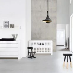 Kidsmill Alaska Hoogglans Commode Wit -Beste Kinderserie Winkel babykamer alaska wit hoogglans 4 1 1 3 e9be