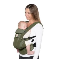 Ergobaby Omni Breeze Draagzak Olive Green -Beste Kinderserie Winkel omni breeze bcz360polive olive green studio 01 5ce1